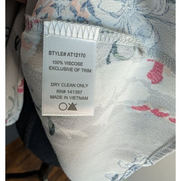 ASTR The Label Gray Floral 3/4 Sleeve Shirred Shoulder Top Style AT12170 - Small - Picture 9 of 9